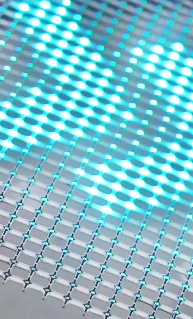 Film-LED-Smart-Touch-Gros-plan-2